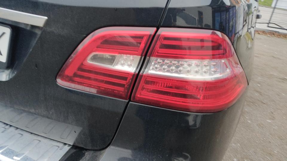 Автомобіль-12